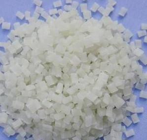 Prada尼龍?jiān)偕c環(huán)保的關(guān)聯(lián)